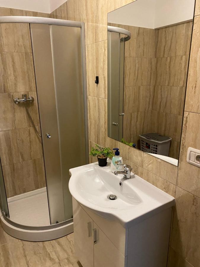 Mall Luxury Apartments Bacău Eksteriør billede